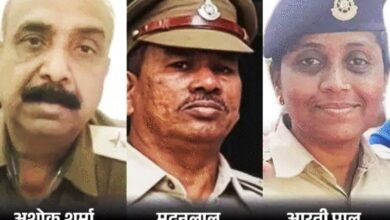 शिप्रा में गिरी पुलिस टीम की कार